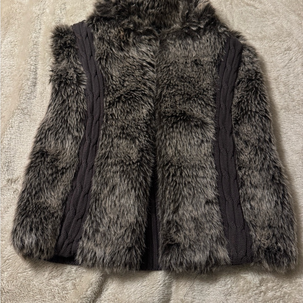 XOXO Women's Faux Fur Teddy Vest in Black and Gray